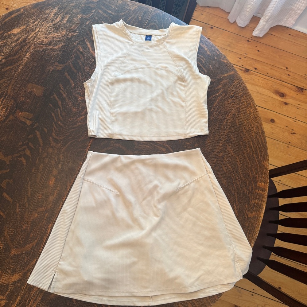 Old navy Activewear set - Picture 2 of 7